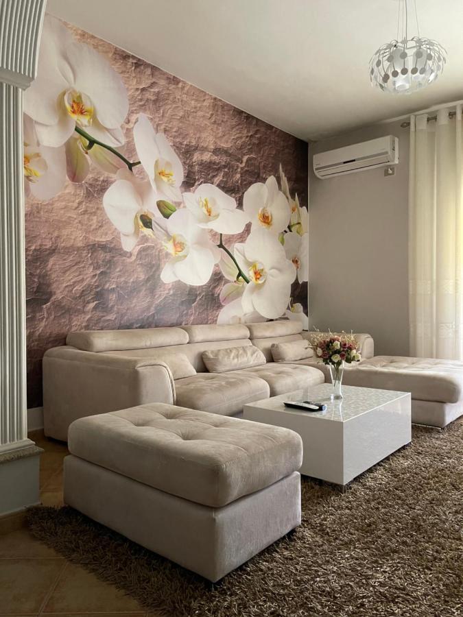 Sunkissed Centre Apartment Vlorë Eksteriør bilde