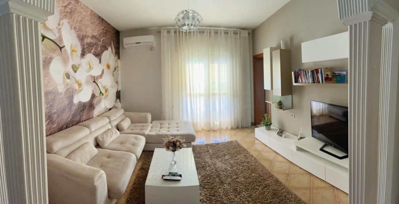 Sunkissed Centre Apartment Vlorë Eksteriør bilde