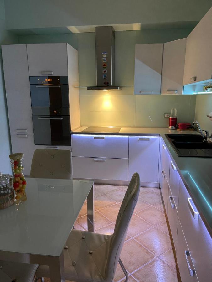Sunkissed Centre Apartment Vlorë Eksteriør bilde