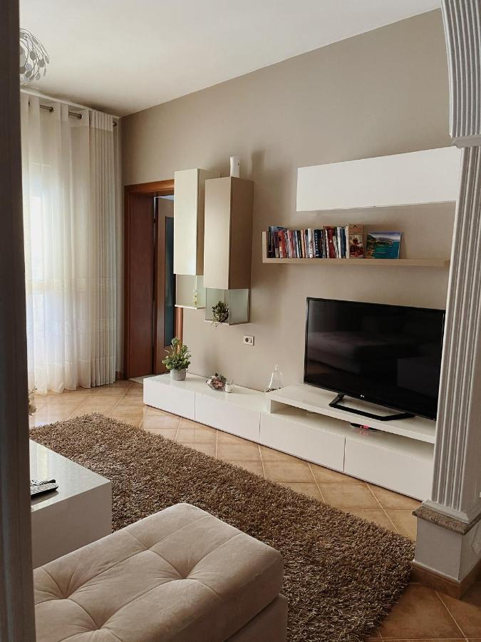 Sunkissed Centre Apartment Vlorë Eksteriør bilde