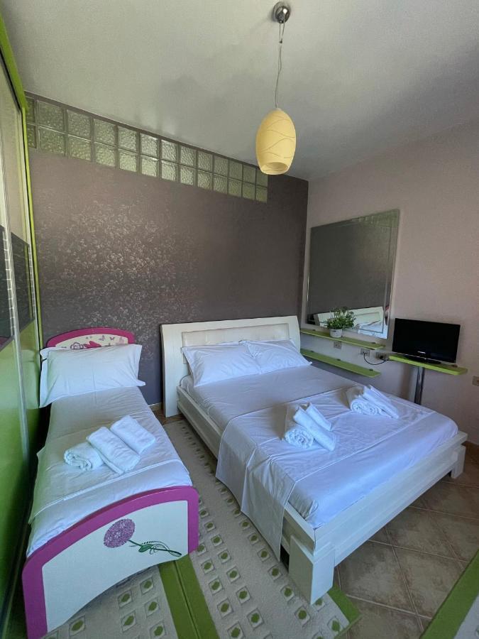 Sunkissed Centre Apartment Vlorë Eksteriør bilde