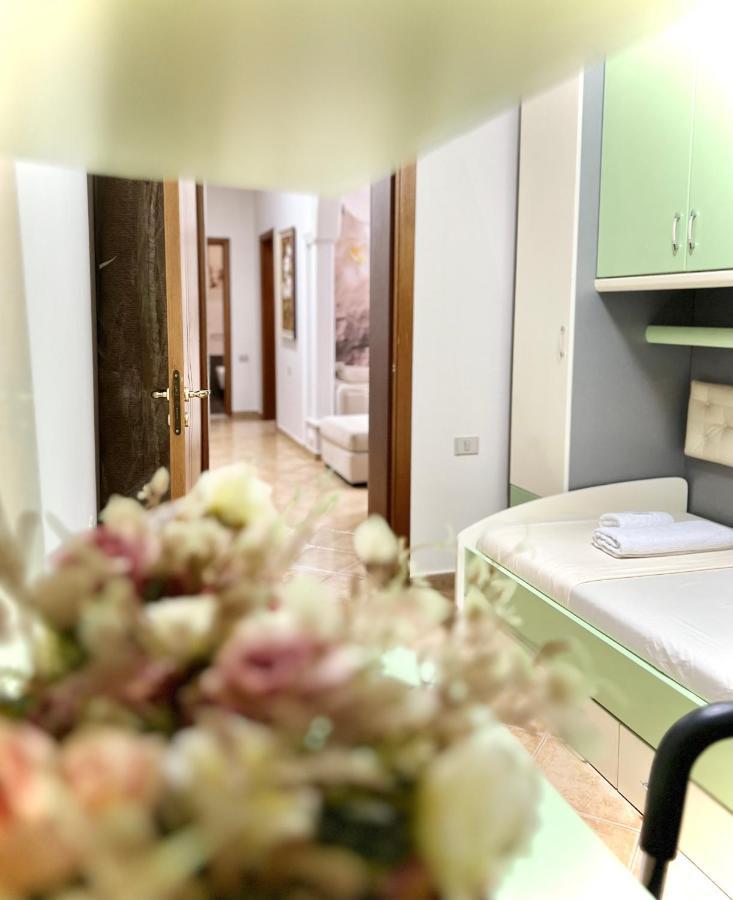 Sunkissed Centre Apartment Vlorë Eksteriør bilde
