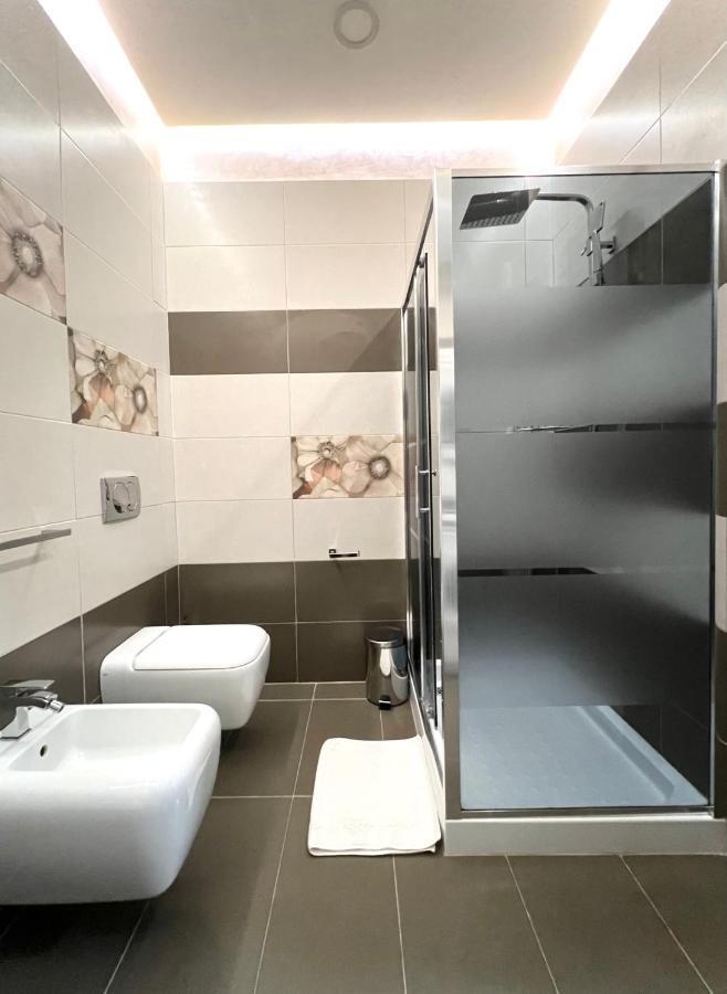 Sunkissed Centre Apartment Vlorë Eksteriør bilde