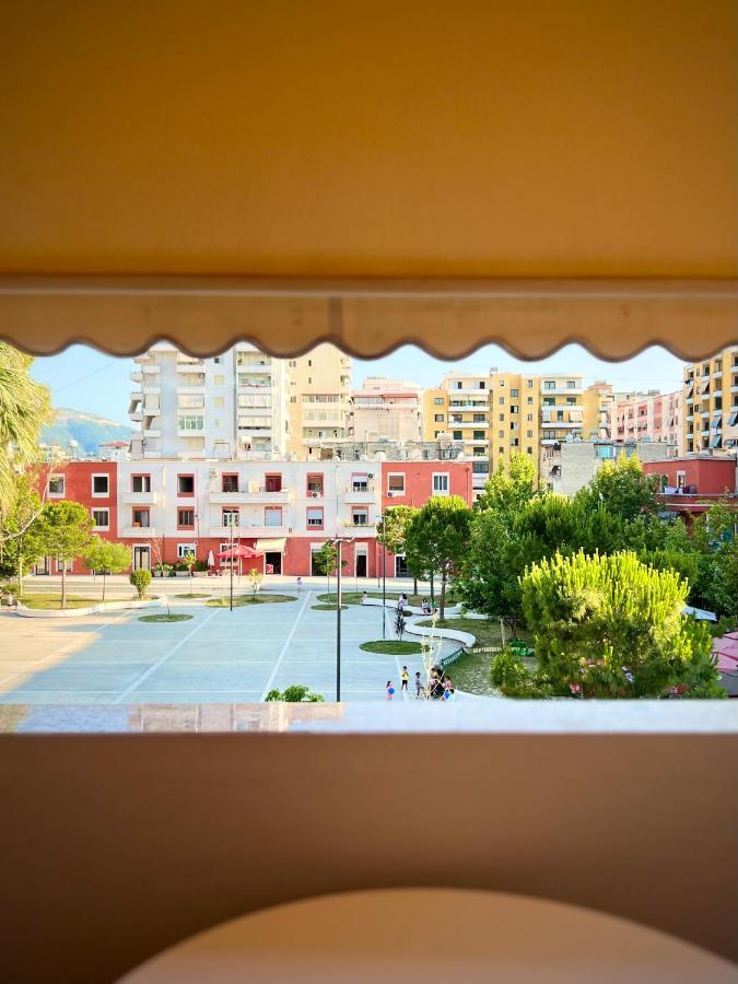 Sunkissed Centre Apartment Vlorë Eksteriør bilde
